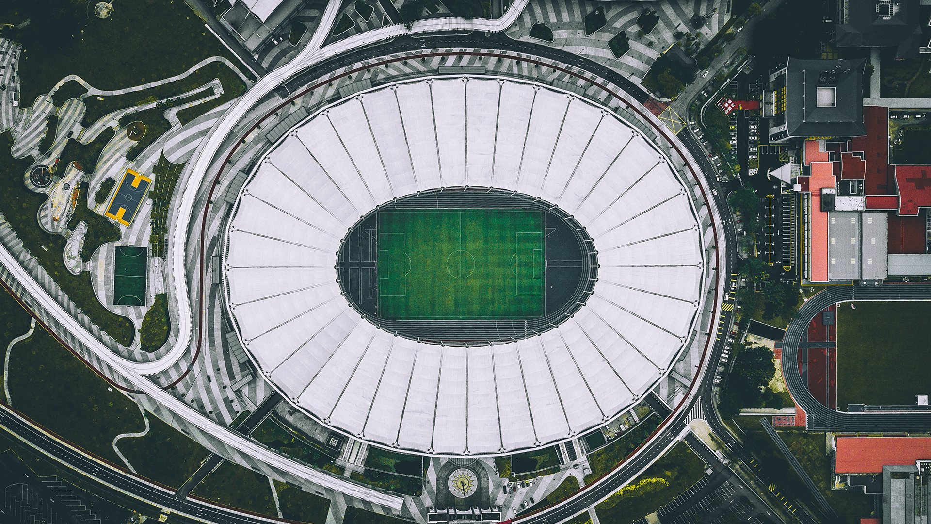 C罗五连胜势不可挡领跑积分榜,国米主帅深陷下课危机意甲风云突变,C罗五连胜领跑积分榜,国米主帅深陷下课危机意甲风云突变